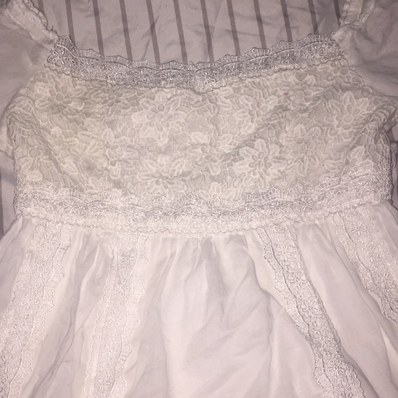 A beautiful blouse - Picture 3 of 8